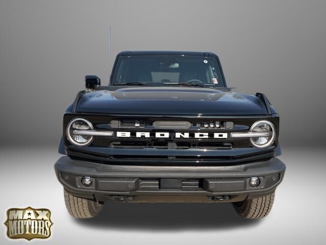 2024 Ford Bronco Outer Banks 2