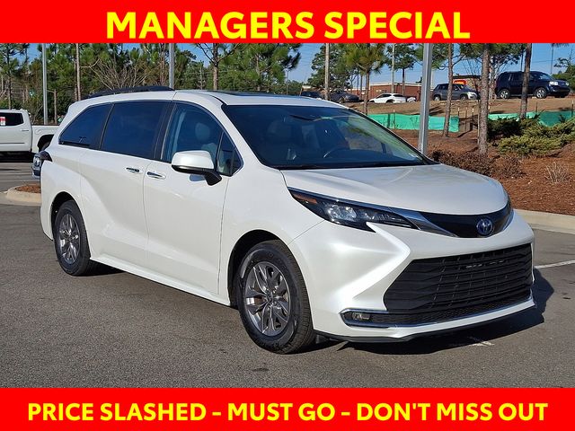 2024 Toyota Sienna XLE 7-Passenger FWD