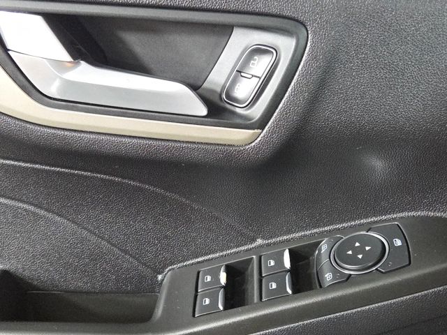 2021 Ford Escape SE photo 25