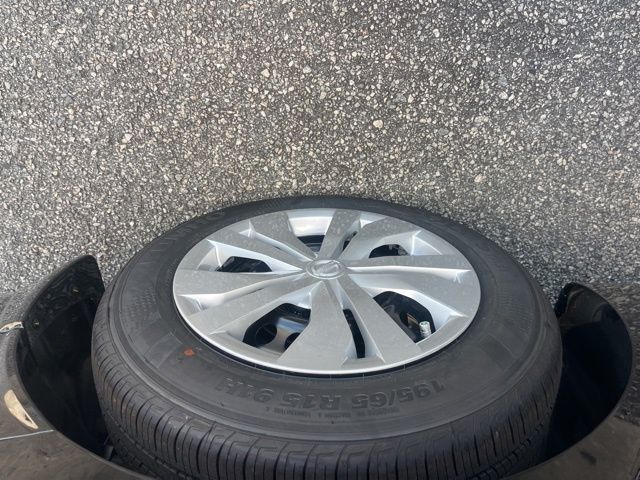 New 2025 Black Nissan 1.6 S image 28