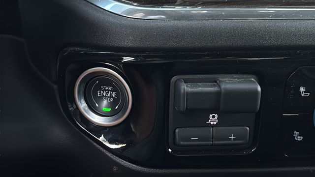 Used 2025 Black Chevrolet LT image 24