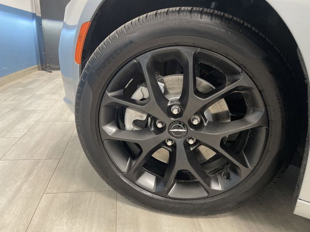 2023 Chrysler Pacifica Touring L photo