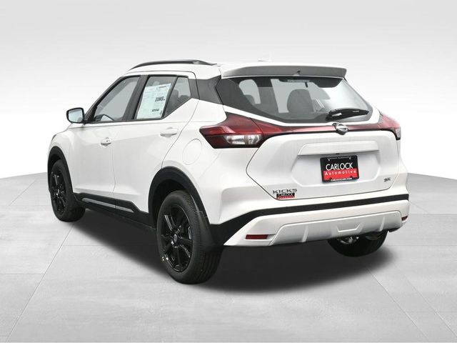 2024 Nissan Kicks SR 8