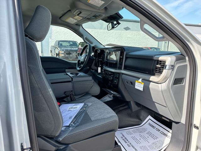 New 2025 Avalanche Ford F-350® XLT image 14