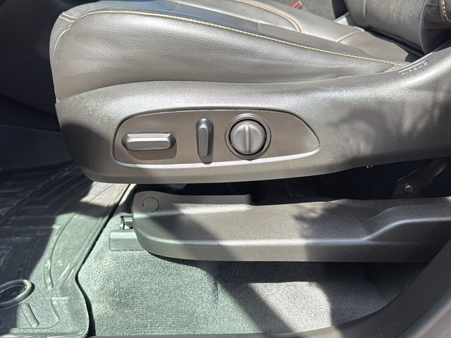 used 2021 Chevrolet Traverse car, priced at $29,574