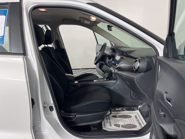2023 Aspen White Tricoat Nissan Kicks SV FWD SUV