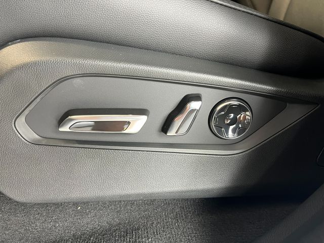 2026 Acura MDX Base - Solar Silver Metallic exterior view 16