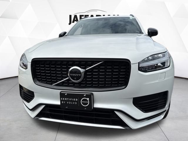 2022 Volvo XC90 Recharge T8 R-Design photo 2