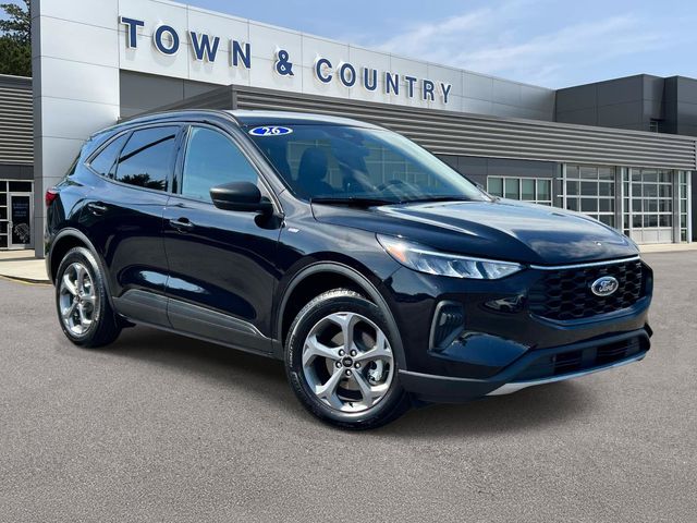 Agate Black Metallic 2026 Ford Escape SUV / Crossover Front-Wheel Drive 8-Speed Automatic
