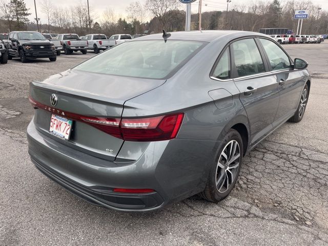 Certified Used 2025  Volkswagen 1.5T SE image 6