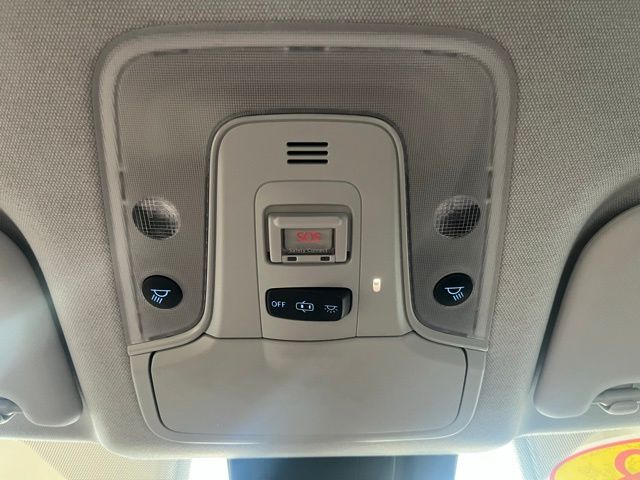 2018 Toyota Prius Four Touring photo