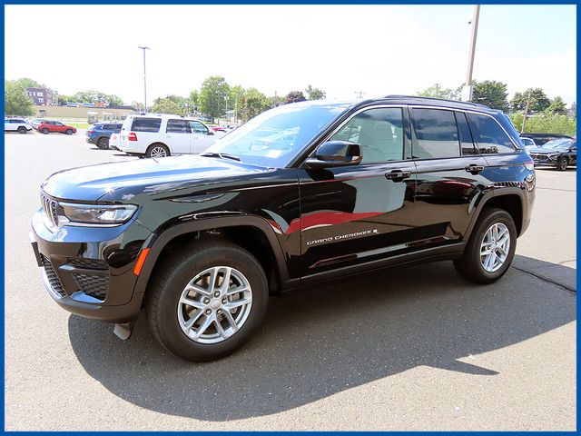 2026 Jeep Grand Cherokee Base, Laredo