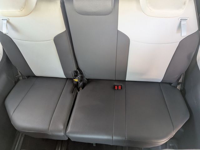 2022 Toyota Sienna - Image 30