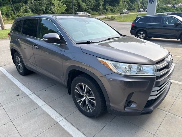 2019 Toyota Highlander XLE Gray at Spitzer Acura