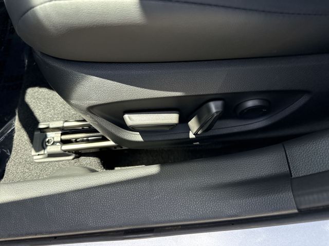 2023 Toyota Prius - $28,898