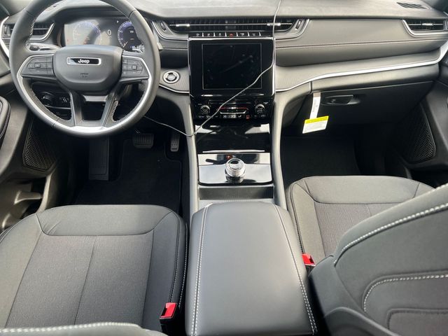 new 2025 Jeep Grand Cherokee car, priced at $39,564
