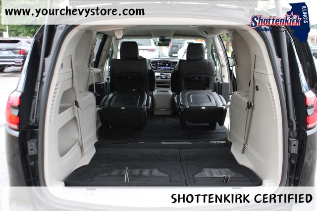 Used 2024 Chrysler Pacifica Van