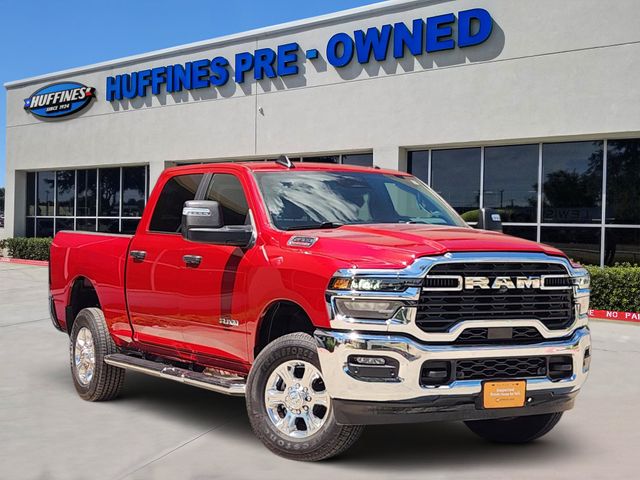 2026 RAM 2500 Rojo (Molten Red Pearlcoat) Camioneta Todo terreno 8 velocidades Automática