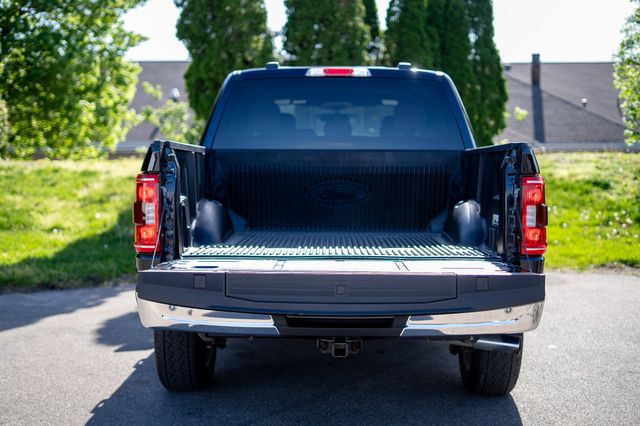 View vehicle photo 7