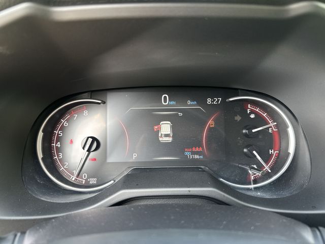 Used 2025 White Toyota LE image 19