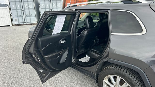 Used 2016 Jeep Cherokee SUV