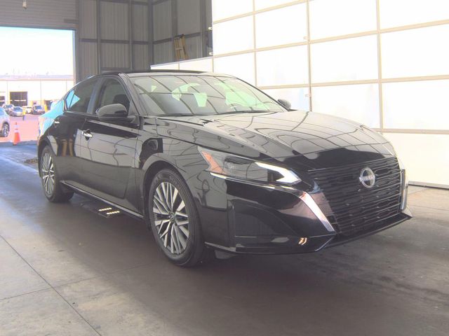 Used 2025 Nissan Altima Sedan