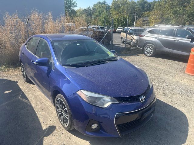 2016 Toyota Corolla Azul Sedán Tracción delantera Transmisión variable continua