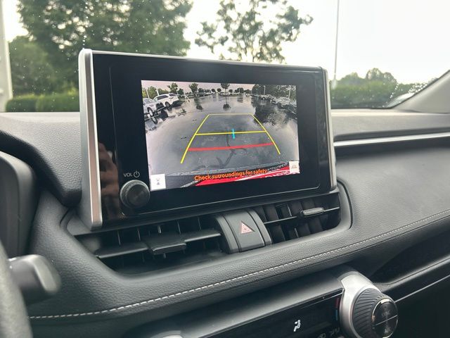 2025 Toyota RAV4 XLE - Photo 24
