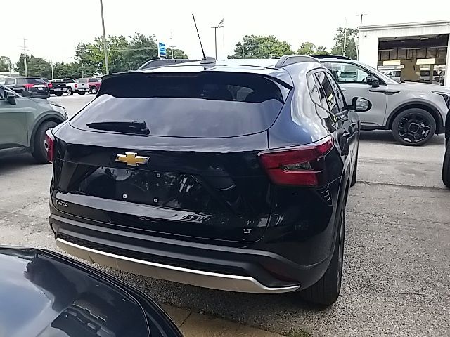 Used 2025 Chevrolet Trax SUV