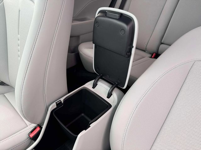 New 2026 Black Hyundai SEL Premium image 19