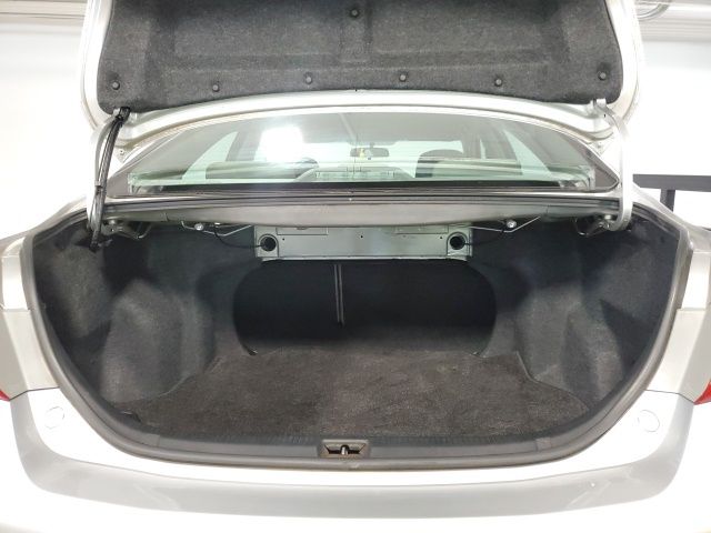 Used 2009 Gray Toyota LE image 19