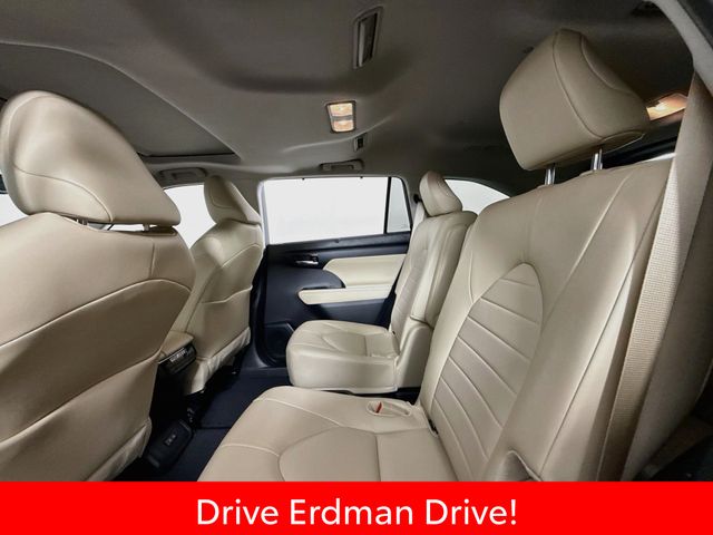 Used 2025 Toyota Highlander SUV