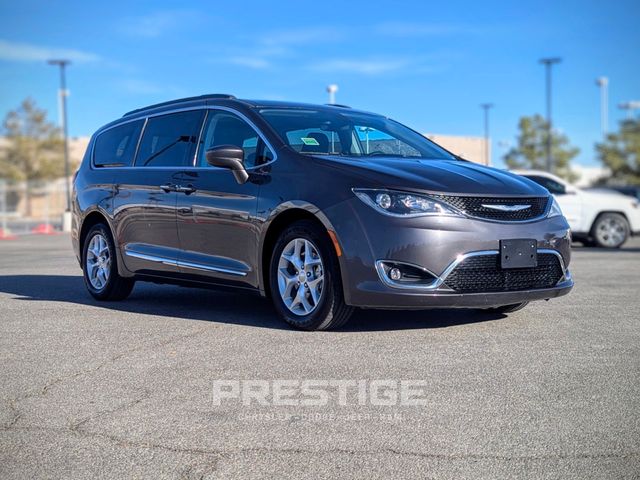 2017 Chrysler Pacifica Touring L 5