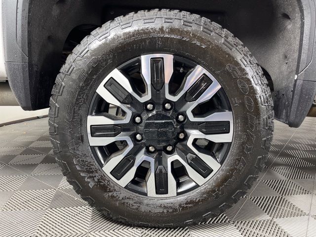 2024 White Frost Tricoat GMC Sierra 2500HD Denali Ultimate 4X4 Truck