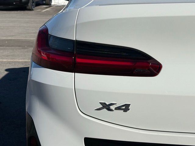2023 BMW X4