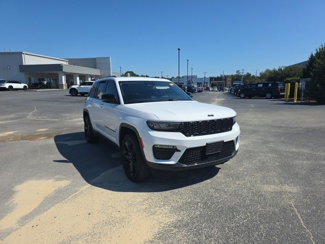 Used 2023 White Jeep Limited image 8