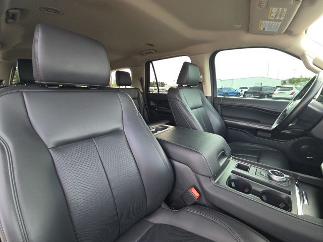 2024 Ford Expedition XLT:B02482