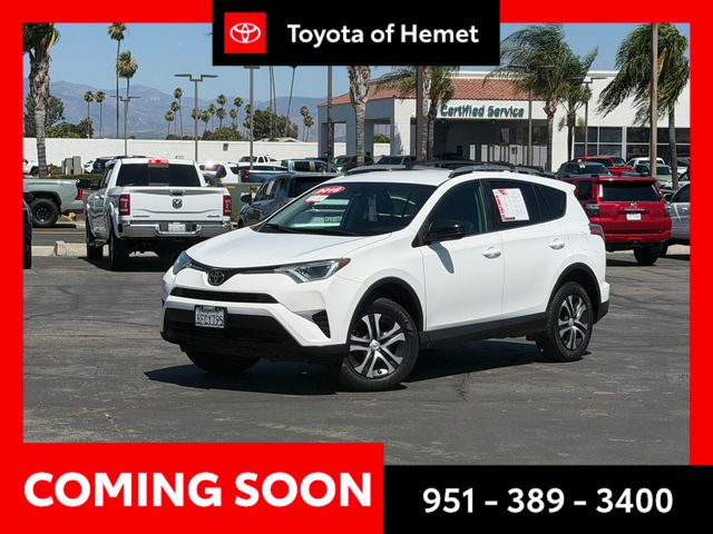 Super White 2018 Toyota RAV4 LE SUV / Crossover Front-Wheel Drive 6-Speed Automatic