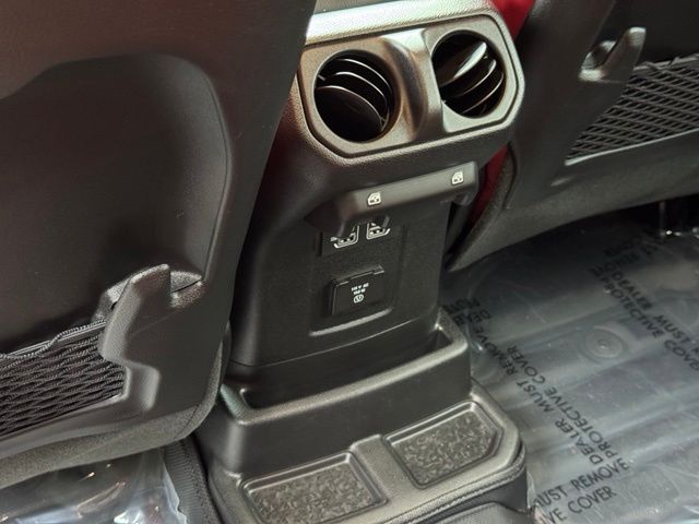 2024 Jeep Wrangler 4-Door Rubicon 392 - Photo 40
