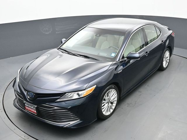 2018 Toyota Camry Hybrid XLE 37