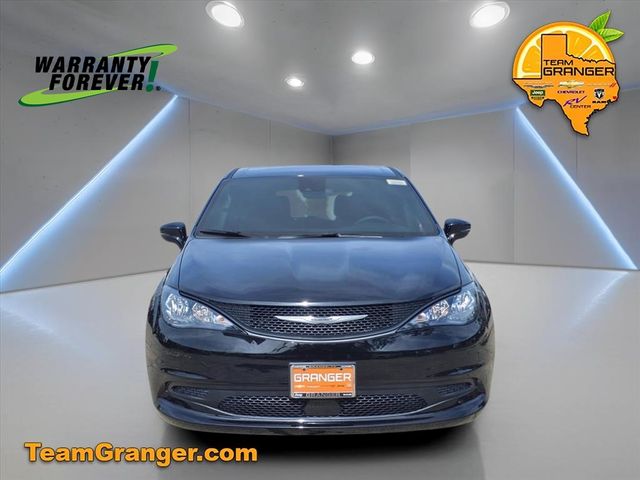 2025 Chrysler Voyager LX - Photo 7