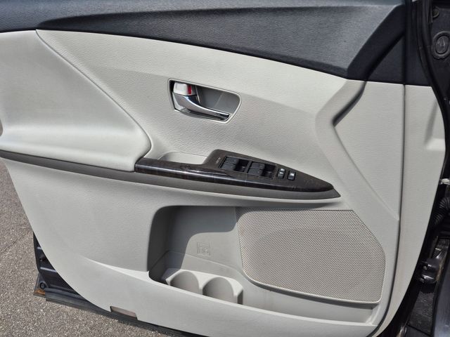 2014 Toyota Venza - Image 14
