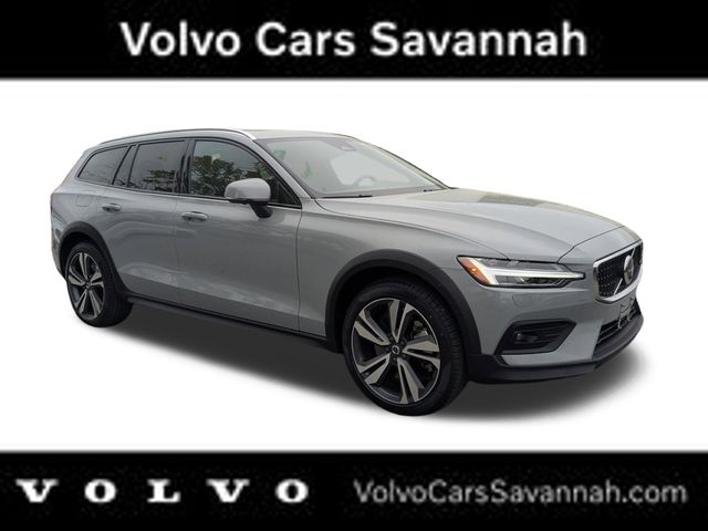 2025 Volvo V60 Cross Country B5 Plus AWD