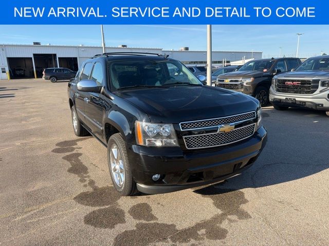Black 2012 Chevrolet Avalanche Pickup Truck Four-Wheel Drive 6-Speed Automatic