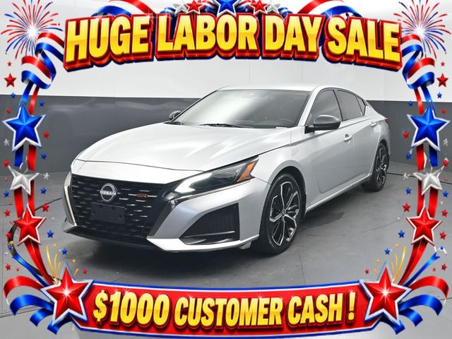 Brilliant Silver Metallic 2025 Nissan Altima Sedan Front-Wheel Drive Continuously Variable Transmission