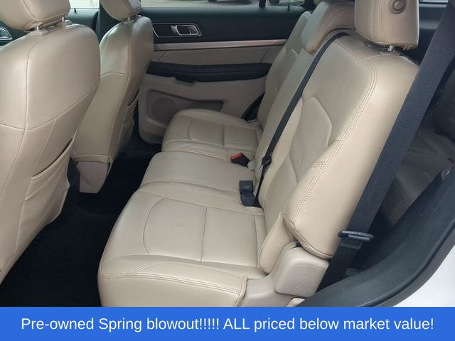 Used 2019 White Platinum Clearcoat Metallic Ford XLT image 38
