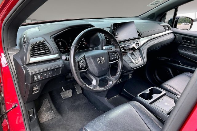 Used 2025 Honda Odyssey Van