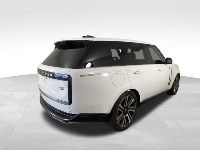 2023 Land Rover Range Rover SE 6