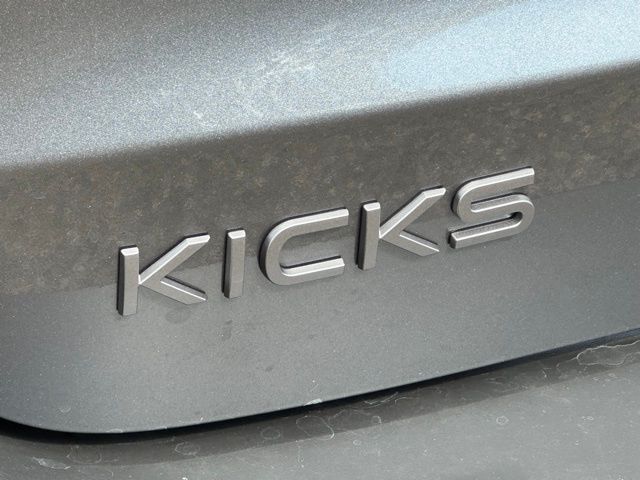 2025 Nissan Kicks SV 22