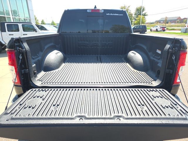 2022 Ram 1500 Big Horn/Lone Star - Diamond Black Crystal Pearlcoat exterior view 7